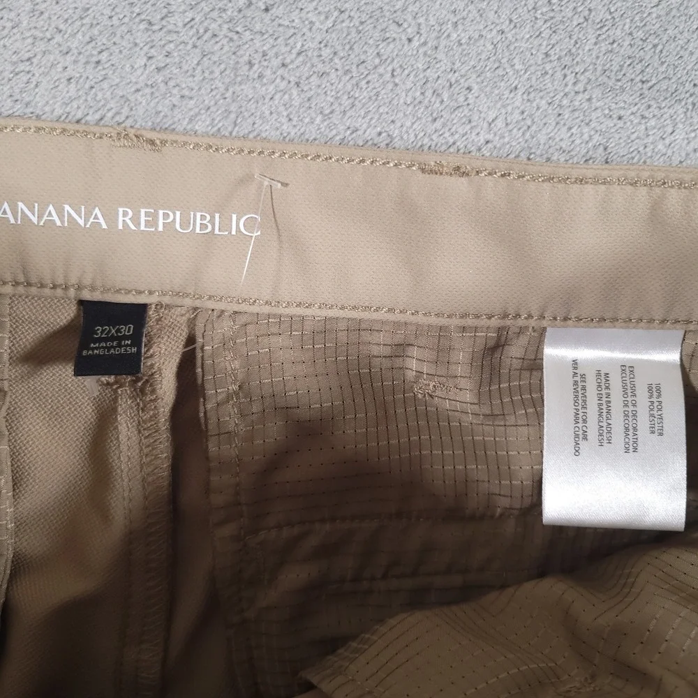 Banana Republic brand banana